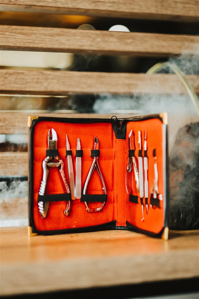 TCBSKU071 #1. The Captain's Beard Manicure/Pedicure Kit 8pc